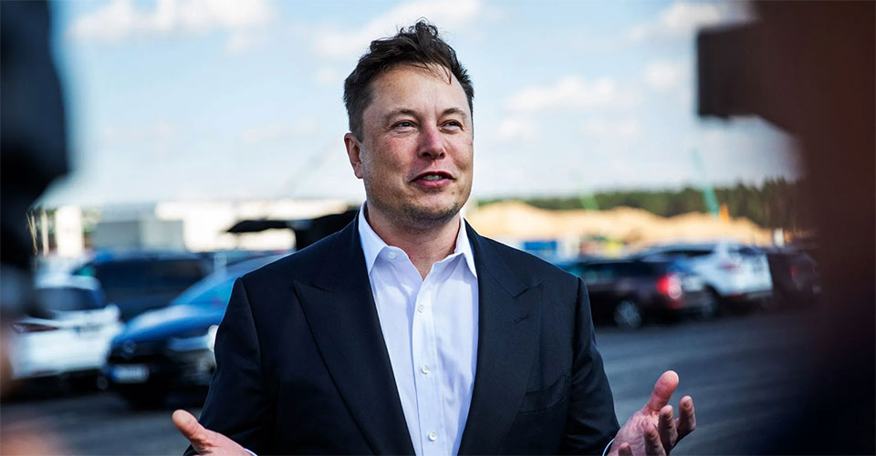 Elon Musk Will Make His Own Smartphone If Apple Removes Twitter from App Store