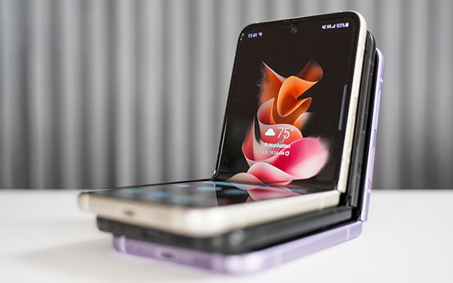 Galaxy Z Flip is now receiving its last major Android update