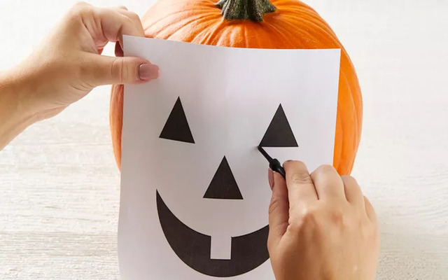 Outline your pumpkin design